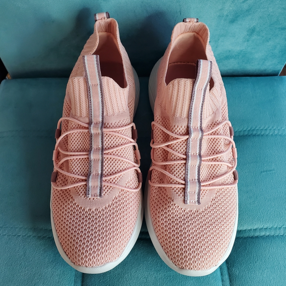Women's Stylish Pink Mesh Athletic Shoes